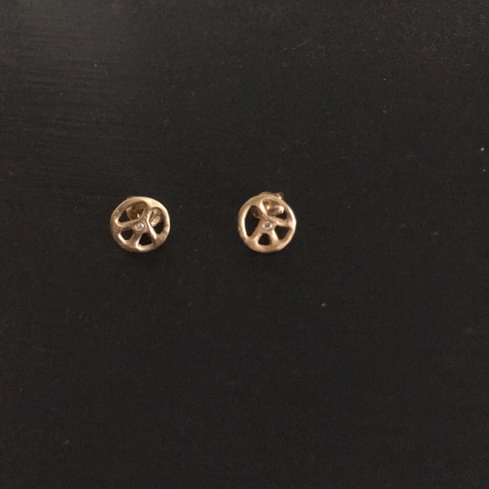 14k gold Delicate peace sign earrings with diamond